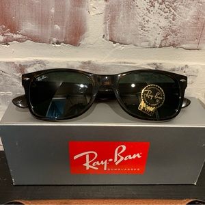 RAY-BAN
RB2132 New Wayfarer Classic sunglasses tortoise frame